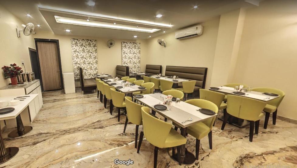 Hotel Bharat Кота Экстерьер фото
