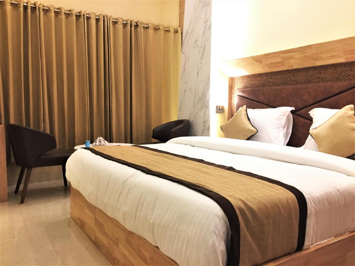 Hotel Bharat Кота Экстерьер фото