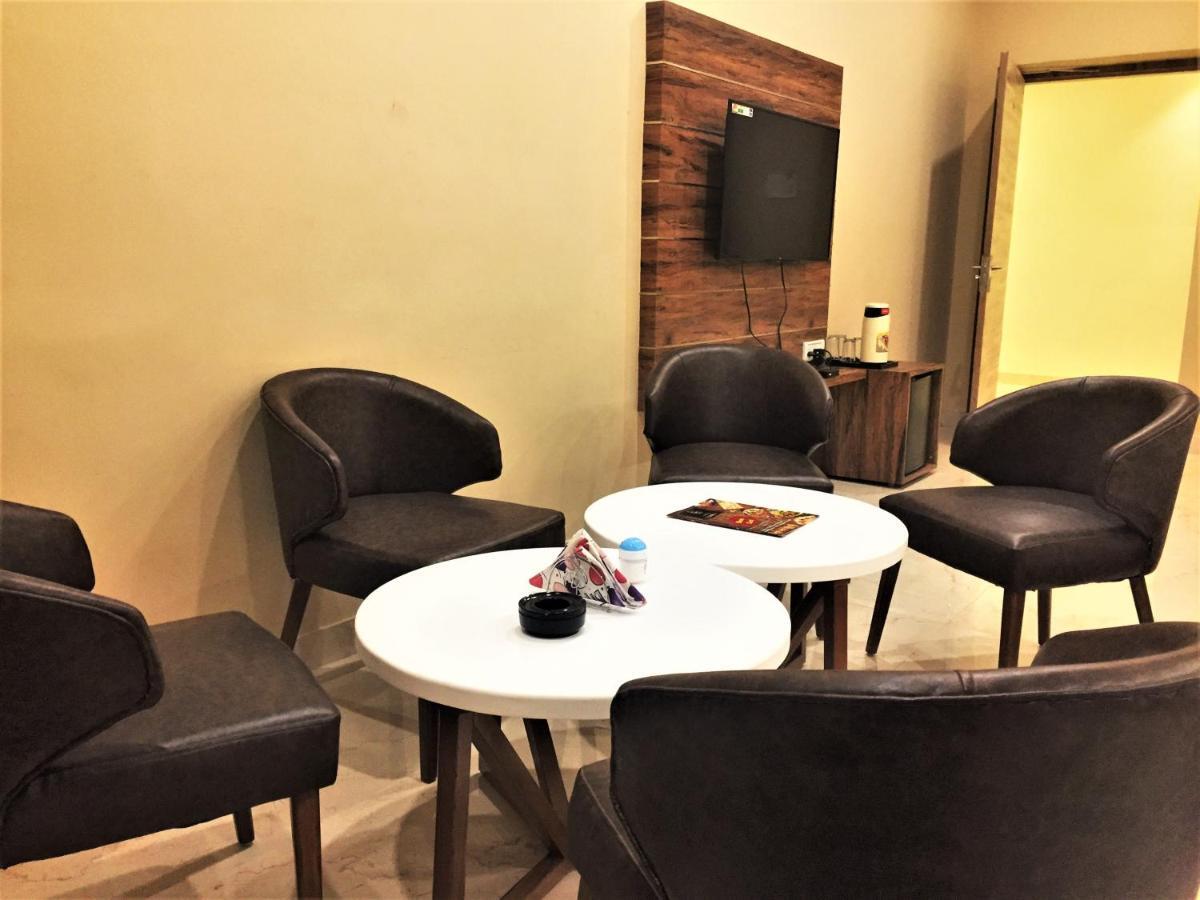 Hotel Bharat Кота Экстерьер фото